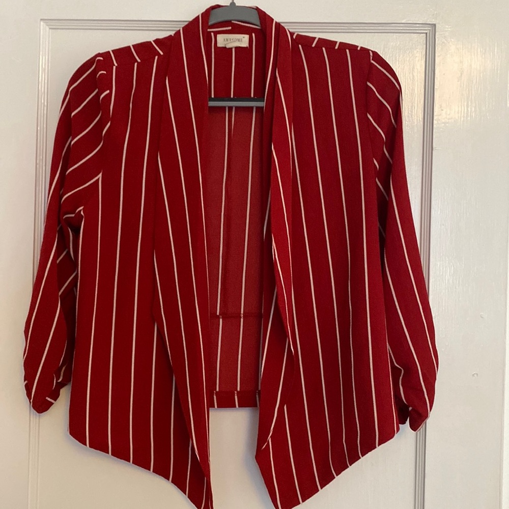Stitch fix item, SZ L polyester blend. ruching at the wrist. Nice dressy layer